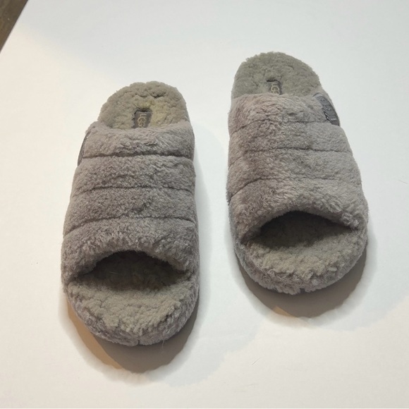 UGG Men\'s Soft Gray Slippers